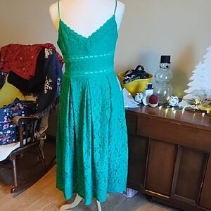 NSR Vibrant Green Lace Midi Dress